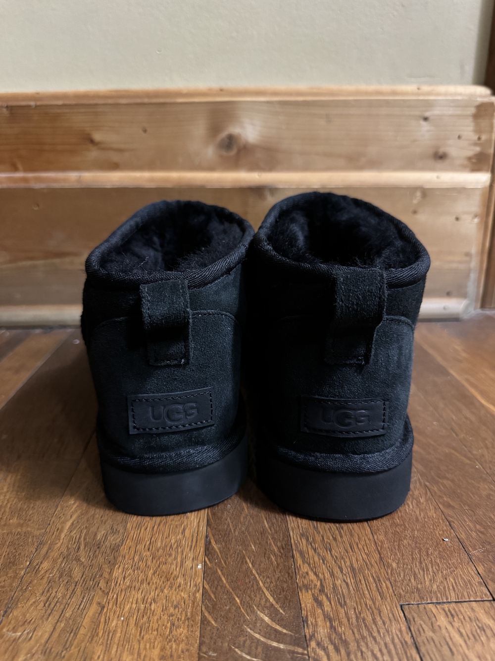 Ugg slippers size 9 brand new 

#ugg #uggtasmans #shoes #boots - Picture 2 of 4